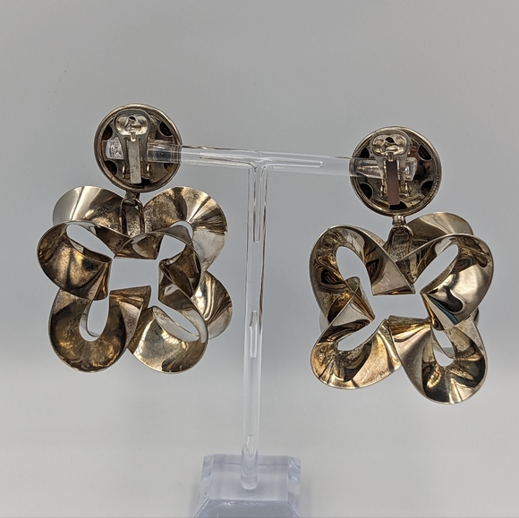 Vintage Stunning Sculptural Bow Design Statement Silver tone Clip on Earrings - Picture 3 of 10